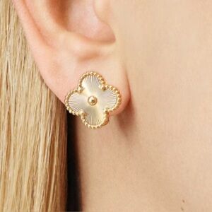 Pretty VCA Earrings